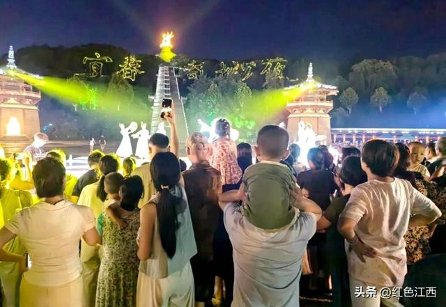 宜春夜宴：当月光砸碎霓虹，整座城在光影里蹦迪