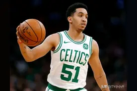 他进入NBA后父亲自杀，和队友打架被迫离队，也曾是广东队的核心图片