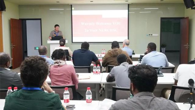 中南大学湘雅基础医学院国际学员探访人类干细胞国家工程研究中心