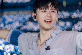 这次被人民日报“点名”的张杰，暴露真实处境，原来徐峥说的没错图片