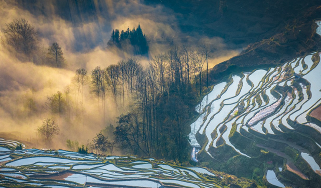 红河：流淌在红土上的文化长歌