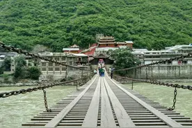 300年前，泸定桥是怎么建造的？一万多个铁环重达40吨，至今坚固图片