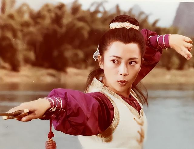 李连杰做梦也没想到，花几千万培养的女儿，竟给美国前妻做了嫁衣