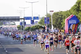 为什么非要花钱去跑马拉松呢？自己跑42公里不行吗？图片