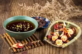 一到秋天，反复鼻塞、流鼻涕、鼻子痒，分享乌梅搭配的3种茶图片