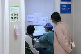 在几年前被狗咬男子因狂犬病死亡，狂犬病是绝症？中医不这么认为图片