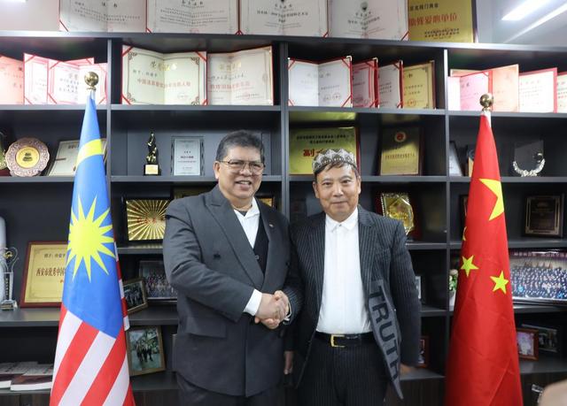 马来西亚国会下议院议长丹斯里佐哈里阿都西安商务文化交流行侧记