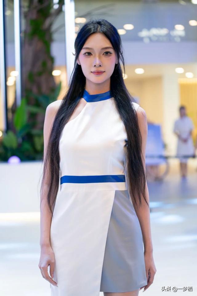 2025成都车展上的模特们
