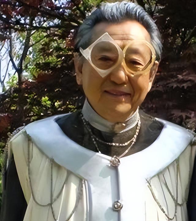 杨振宁离世前状态曝光！曾摔倒致脊柱骨裂住进医院，翁帆早有察觉