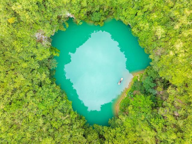 假期旅行的天花板！国内6座被严重低估的宝藏山水小城，风光超绝