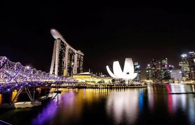 砸10亿新元赌未来！新加坡滨海湾大搞康养地标，是福利还是负担？