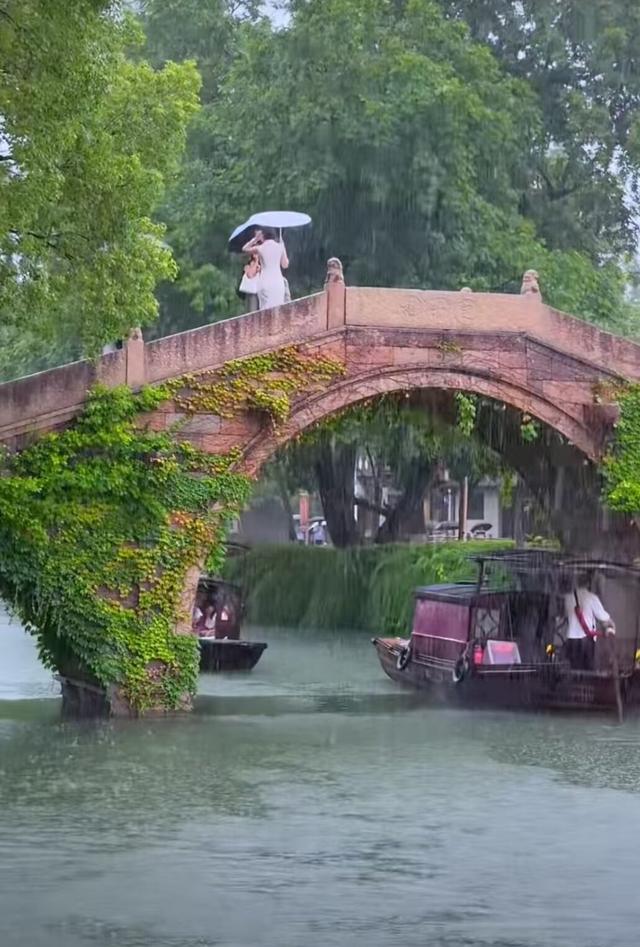 摇起乌篷船 • 直奔乌镇来！