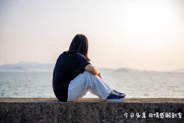 被孤立又怎么样,有什么比你的学业前途更重要呢?