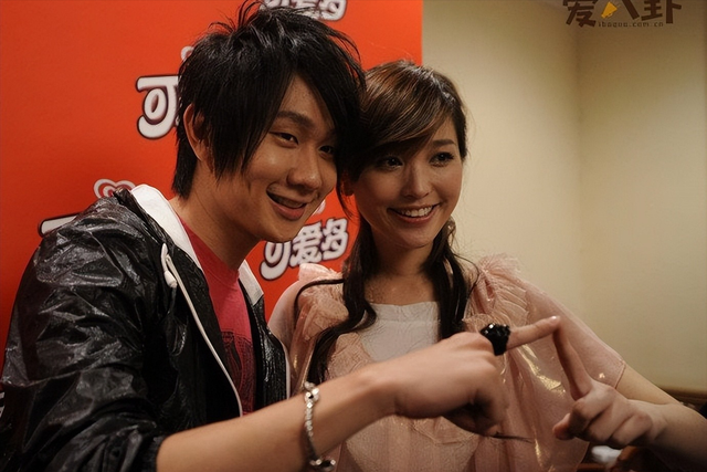 42岁金莎官宣喜讯仅1天，老底被扒，杨幂说的话，终于有人信了