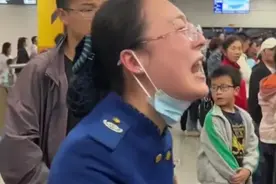 素质待提升！贵阳“民族大巡游”引发地铁拥堵，先下后上成难题！图片