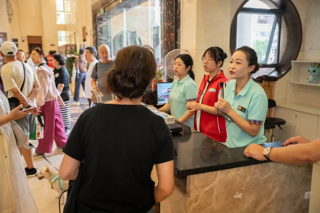 五一收官｜腾龙洞景区人气爆棚，欢乐与温暖双向奔赴，完美落幕！