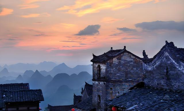 桂林和柳州交界处有个小镇，默默无闻，却藏着全国独一无二的景观