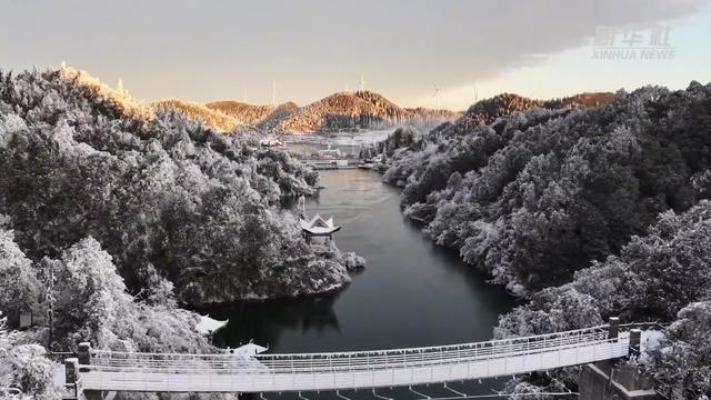 日照金山、水墨画卷、雪林撞色！重庆冬日雪景，每一帧都想保存