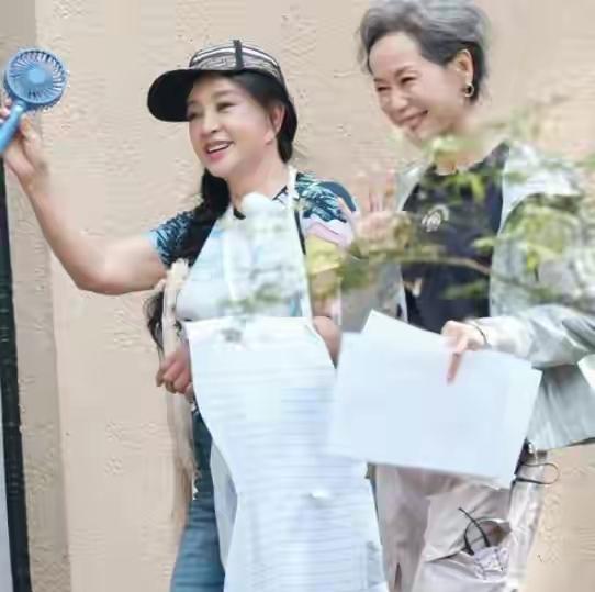 钱再多有什么用？75岁的“风流妖精”刘晓庆，早已走上另一条大道
