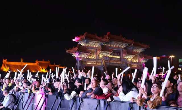66.16万人次！4.67亿元！假期第一天，呼和浩特彻底火了