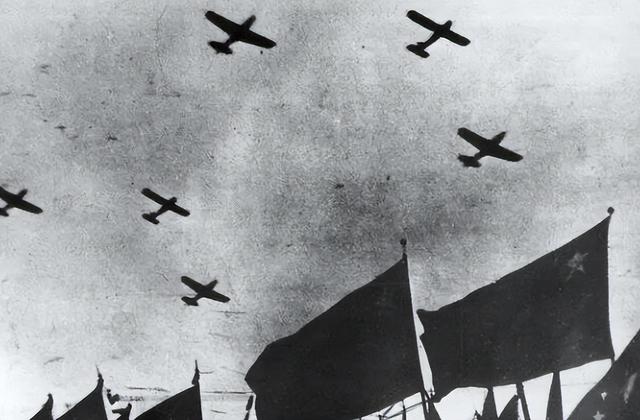 攻不了也守不住？中国空军在西藏上空，被印度空军足足欺负了40年