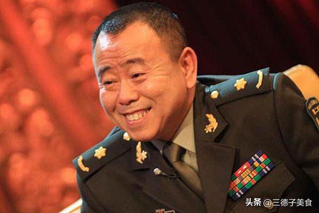 4个老婆，全家移民	，享受正师级待遇，潘长江身上哪个标签是真的