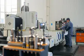 河北唐山：机器人产业集群促老工业基地转型图片