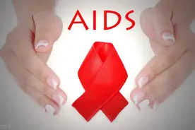 刚感染艾滋病，人可能有3个表现，很多人以为是小病小痛！图片
