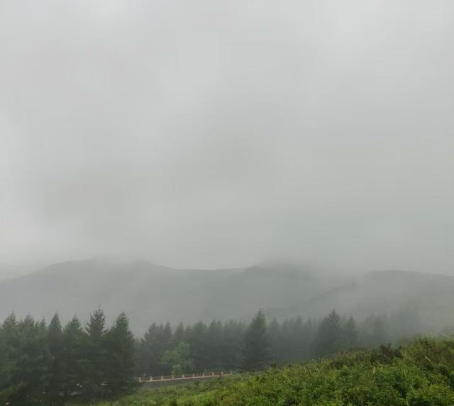 饮马池 镶嵌在吕梁山中的碧绿翡翠！