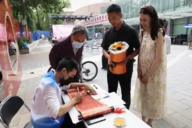 老婆是用来疼的，不是你们家保姆图片