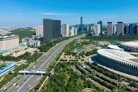 车水马龙！航拍济南经十路，见证城市飞速发展图片