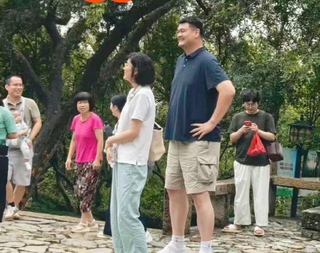 姚明和女儿现身苏州老家，不得不说姚明女儿没选择打篮球有些可惜