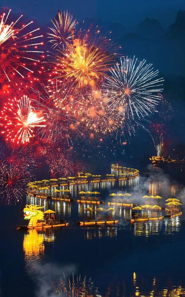 就读于黄山市的大一新生看过来，这里免门票！杭州南京市民门票半价！