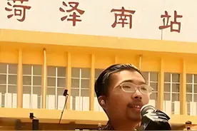 草根逆袭成千万网红，一首《诺言》成就郭有才，泡沫散去令人感慨图片