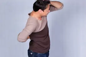 警惕！后背这几个位置疼痛，可能是疾病的信号图片