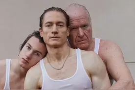 45岁美国亿万富翁为长生不老拼尽全力，连隐秘部位也戴上了监测器图片