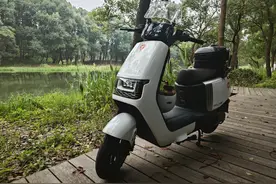 雅迪冠能E10电自版优缺点图片