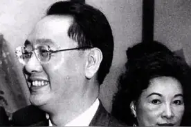 他花6亿买一块地皮，用10年建4栋楼，如今一套房子就卖几个亿图片