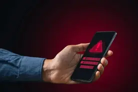 手机突然黑屏？警惕！骗子可能正在偷偷转走你的钱！图片