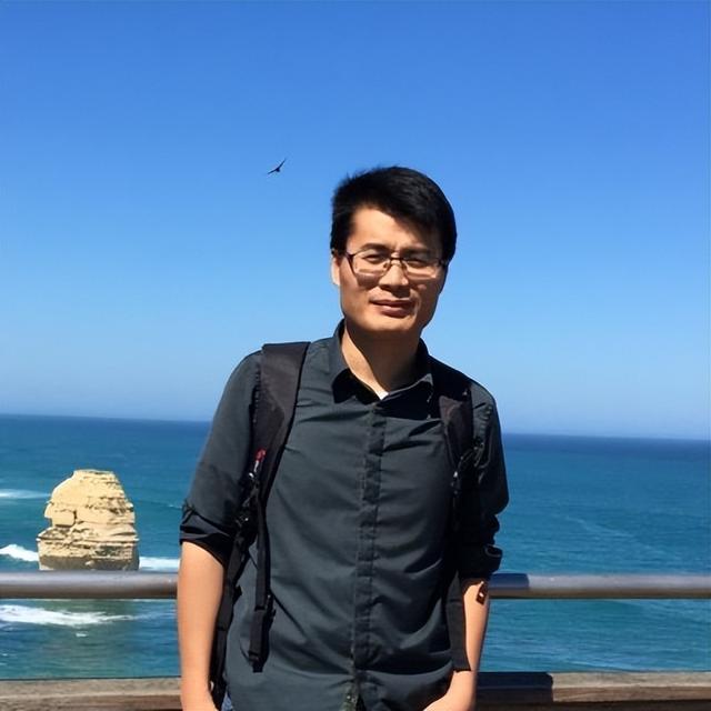 颠覆传统！硬币大小MOF芯片模仿神经元，开启下一代计算新纪元