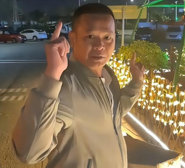 全红婵回乡过节，父亲巨资布置夜景	，国家队的去留再添悬念