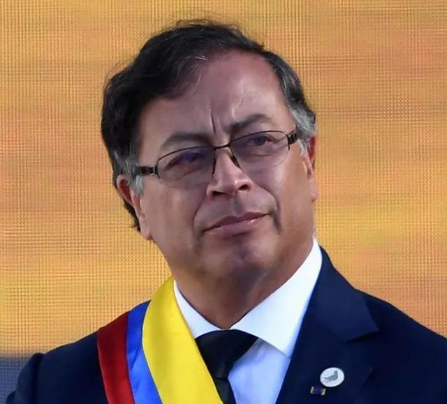 总统沉迷发推不管民生！称灾难是上天恩赐，特朗普出手，位置不保