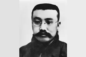 共产国际从理论、资金上帮助中国共产党的建立图片