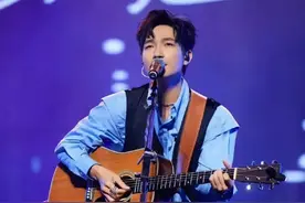 央视点评陈楚生，他是披荆斩棘的哥哥实至名归的双冠王图片