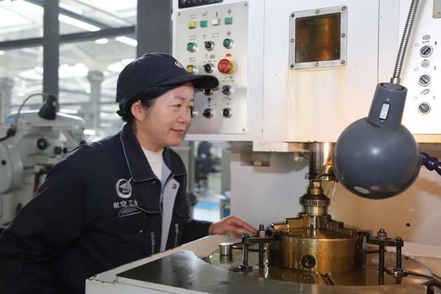 兰州万里厂：半个多世纪的航空传奇