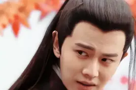 任嘉伦现身机场被喊“国超”，谁听到他的7字回复，粉丝们炸锅了图片