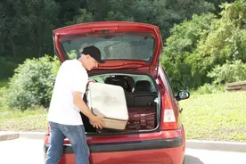 如果你有车，务必在后备箱中备齐以下物品，关键时刻能保命图片