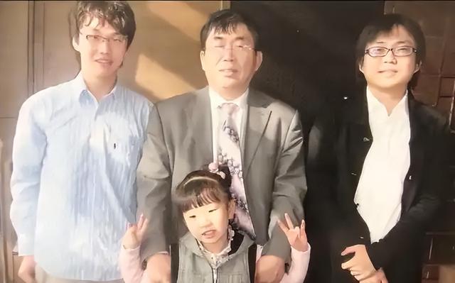 聂卫平去世不到一天，小23岁妻子过往被扒	，原来她才是人间清醒