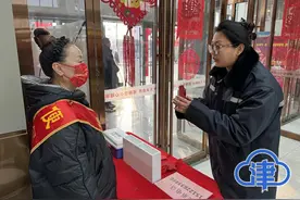 【新春走基层】为了服务区的优质服务 她大年初一依然奔波在高速公路上图片