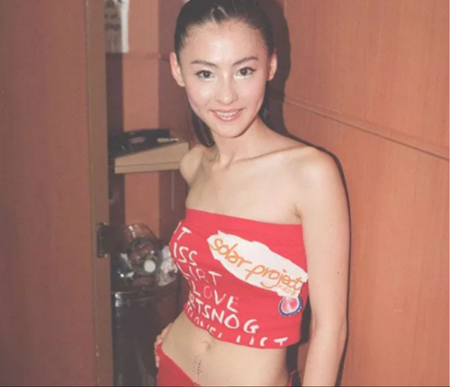 谢霆锋没想到，已备好寿衣和遗照的张柏芝，揭开了王菲仅剩的体面